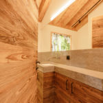 Badewanne aus Holz