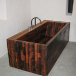 Badewanne aus Holz