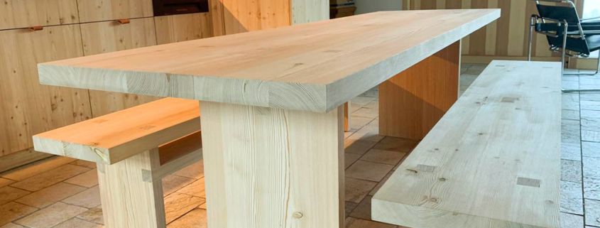 riatsch_2021_holztisch_laerche_3